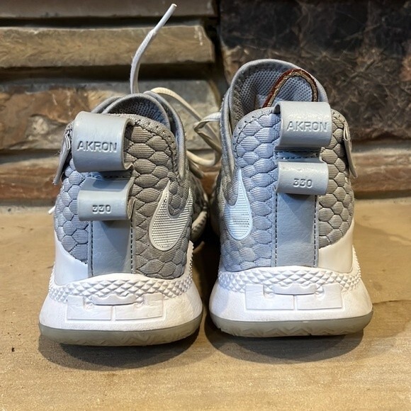 Nike Lebron Witness 3 Wolf Grey BQ9819-002 - Picture 11 of 13